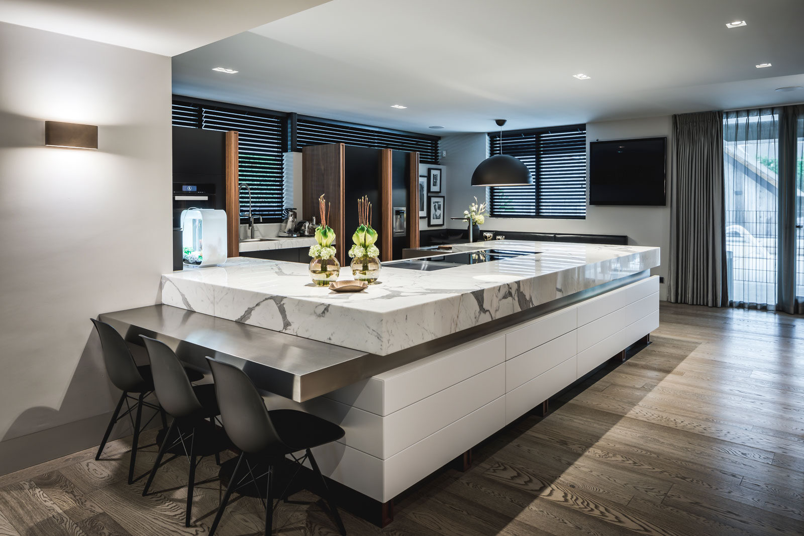 Luxe keuken, design keuken, exclusieve keuken, culimaat, marmer, houten keuken, marmer keukenblad, leefkeuken, luxe uitstraling,